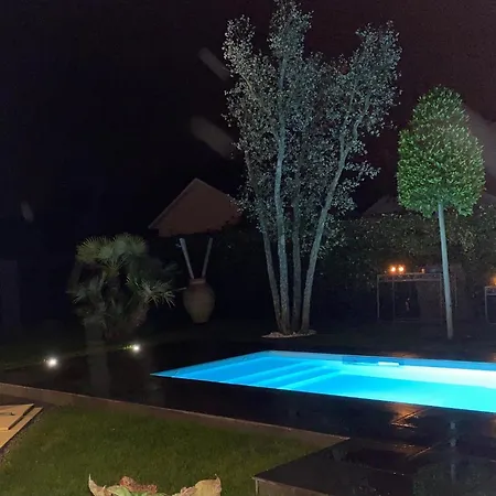 Oda ve Kahvaltı Les Evens