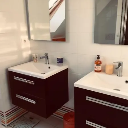 ベッド・アンド・ブレックファスト Les Evens